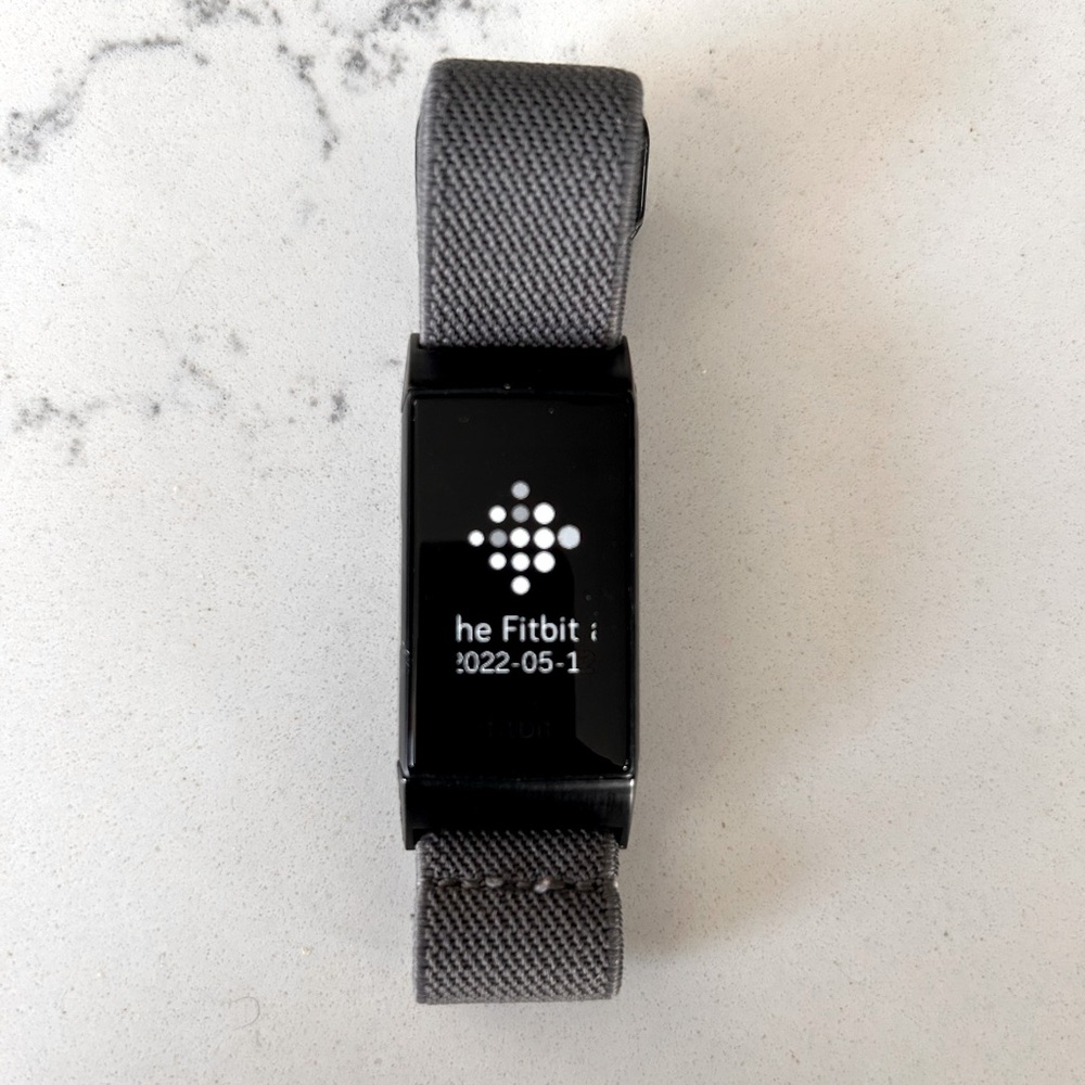 Fitbit Charge 4